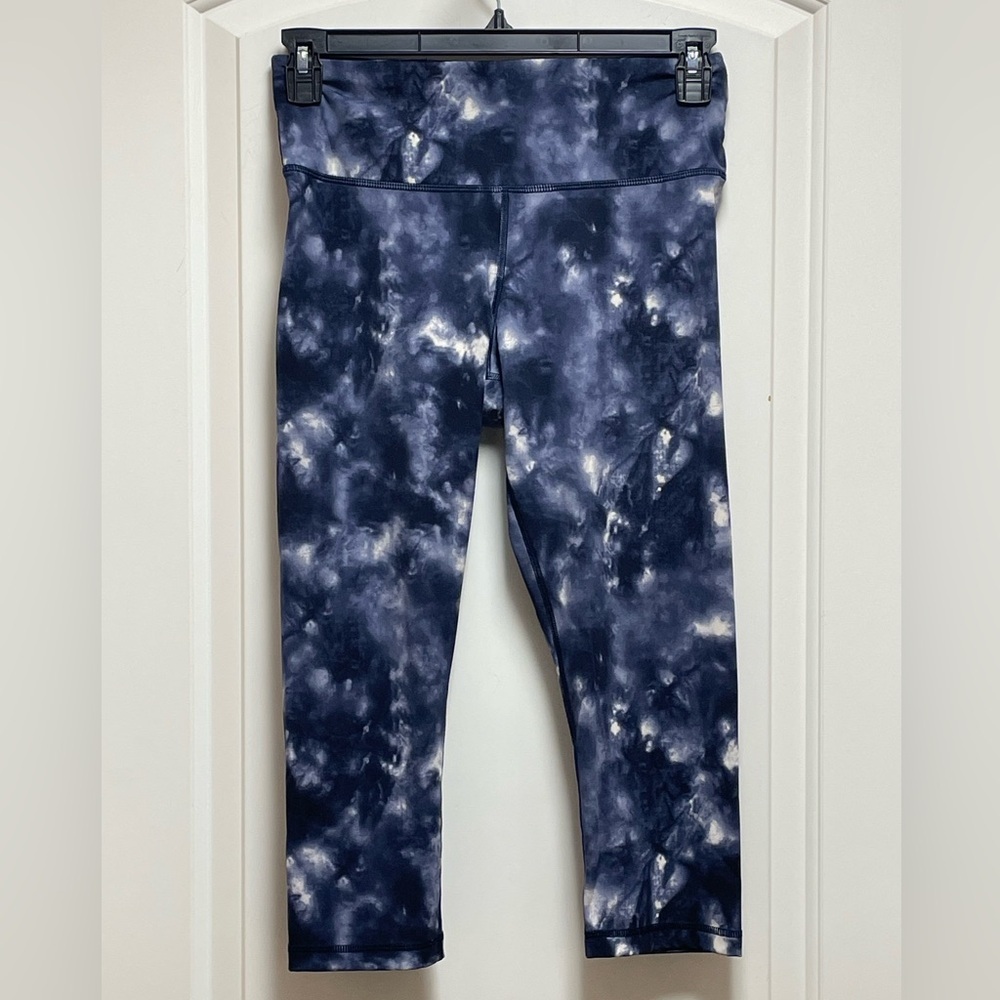 Banana Republic Sz M 7/8 Navy White Tie Dye High Rise Cropped Athletic Leggings - Picture 2 of 8